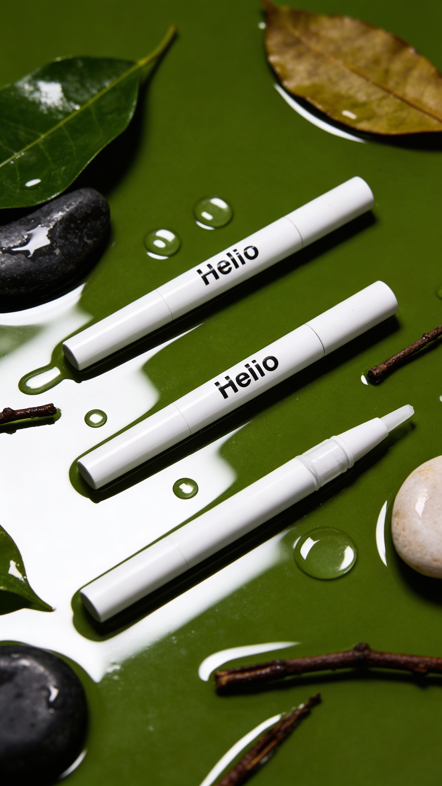 Heliored bundle lifestyle shot – complete at-home oral health and whitening system